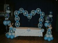 connector arch of balloons with babies and bubbles