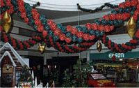 balloon christmas garlands